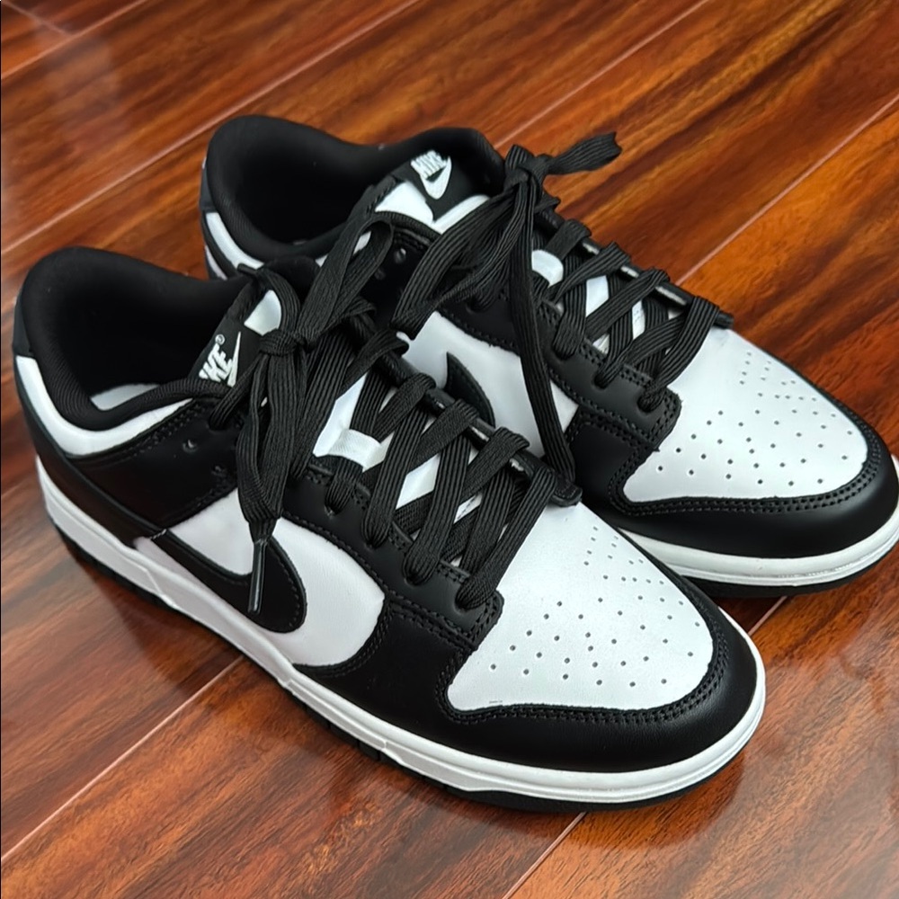 Nike Black and White Sneakers Classic Dunk Design NWOT